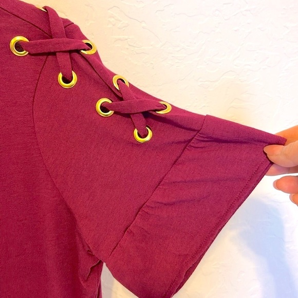 Michael Kors top Purple with Gold grommets short flared sleeves  Sz. Medium - Picture 6 of 10
